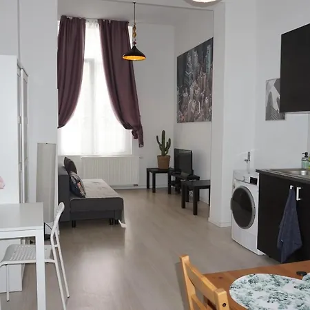 Διαμέρισμα Roosevelt Apartments. *